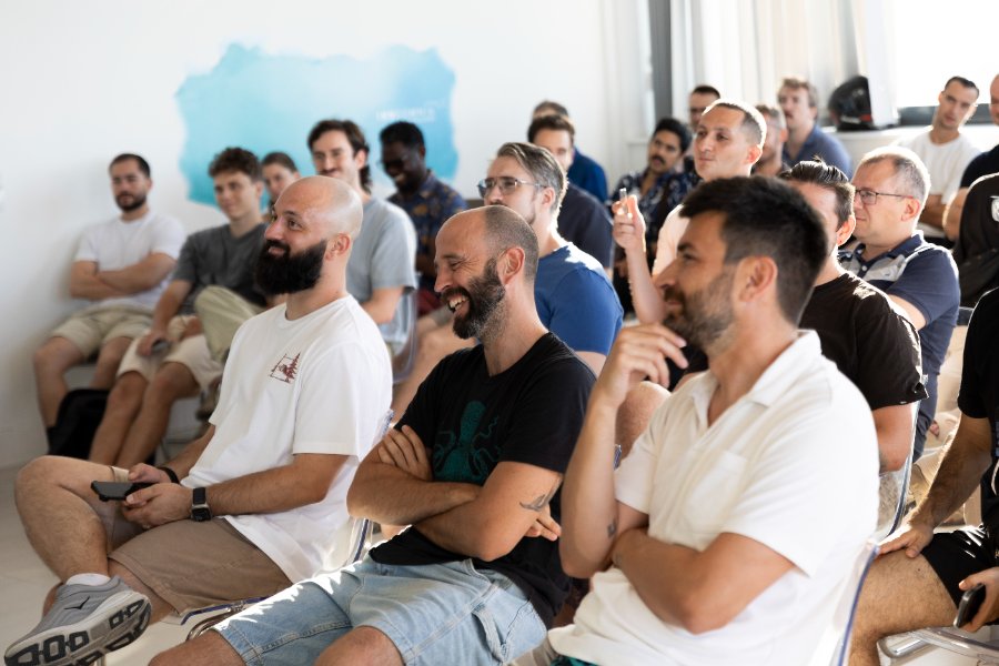 A full room at an AI Tinkerers Valencia meetup